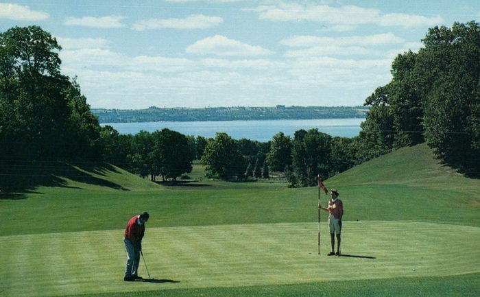 Colonial Inn - Vintage Postcard (newer photo)